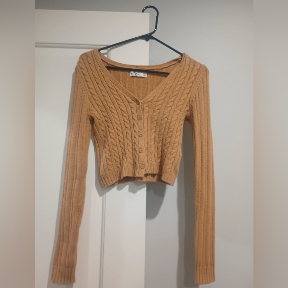 Hollister Croped Camel Knit Sweater